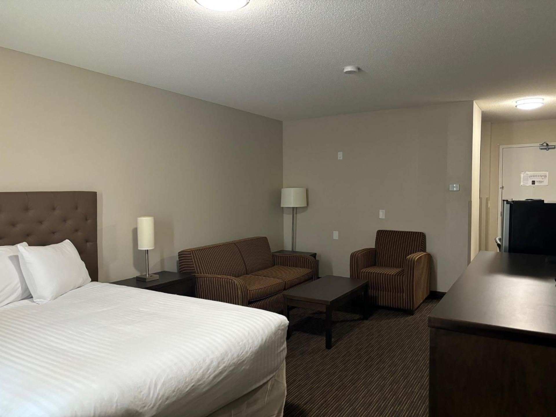 Ramada By Wyndham Estevan Kültér fotó
