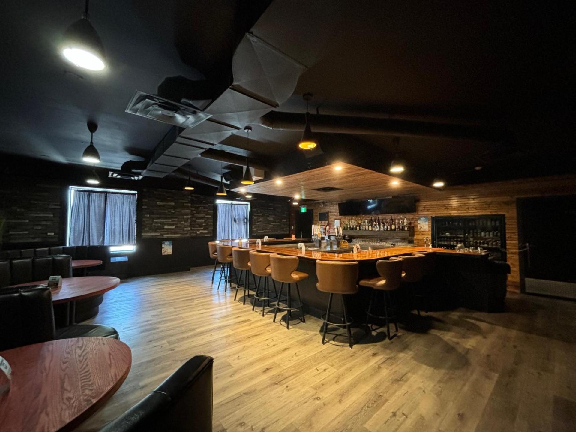 Ramada By Wyndham Estevan Kültér fotó