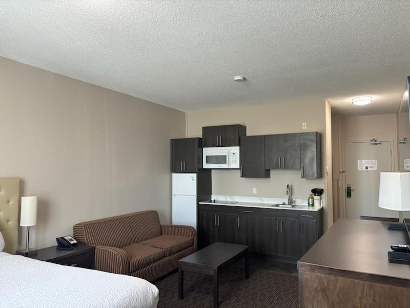Ramada By Wyndham Estevan Kültér fotó